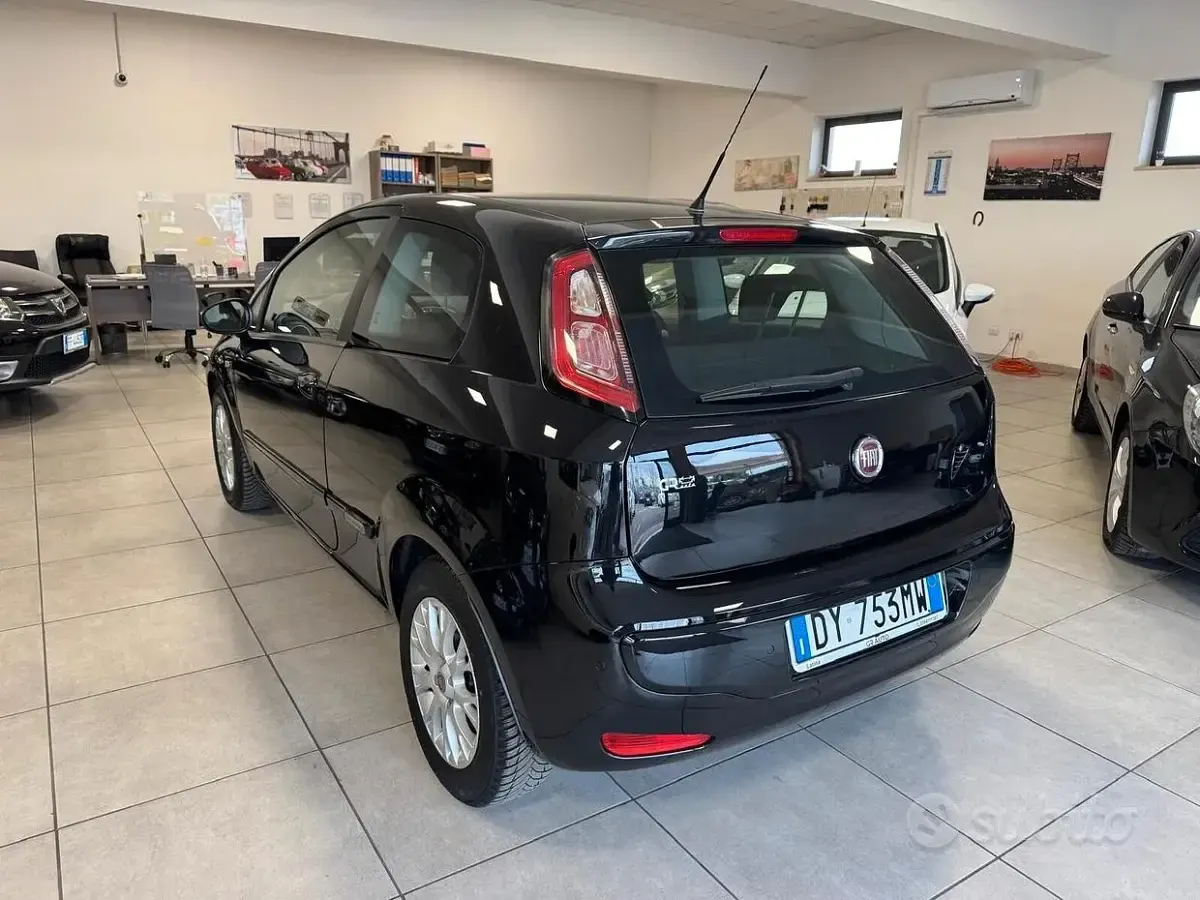 Usata Fiat Punto Evo Dynamic 65 CV (47 kW) 2010 Nero Utilitaria
