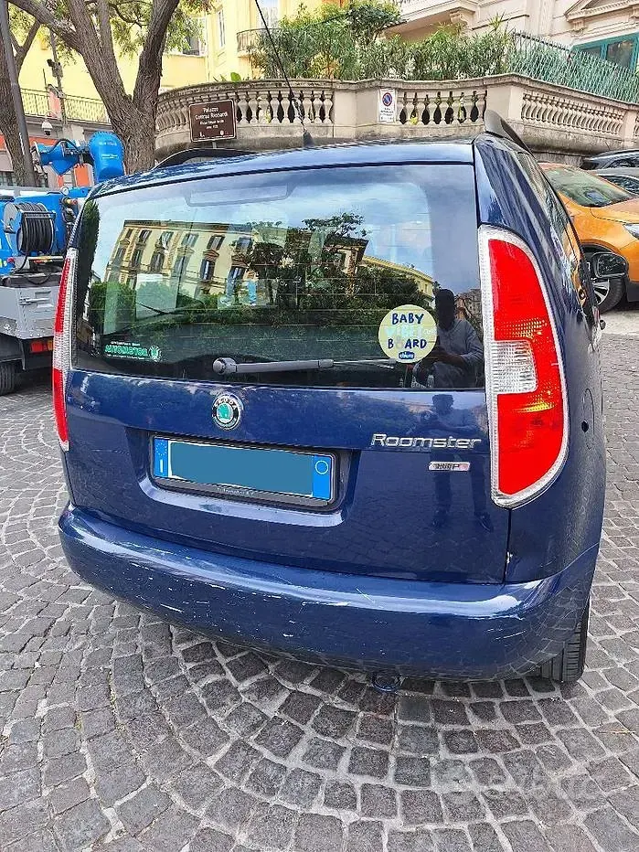 Usata Skoda Roomster 69 CV (50 kW) 2011 Blu Monovolume