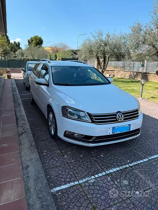 Usata VW Passat 140 CV (102 kW) 2011 Bianco Station wagon