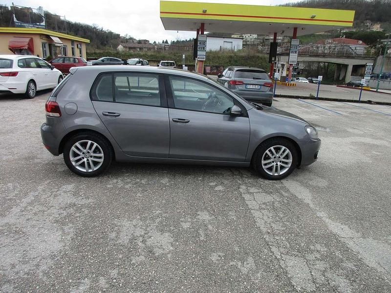 Usata VW Golf VI Trendline 110 CV (80 kW) 2009 Grigio Utilitaria