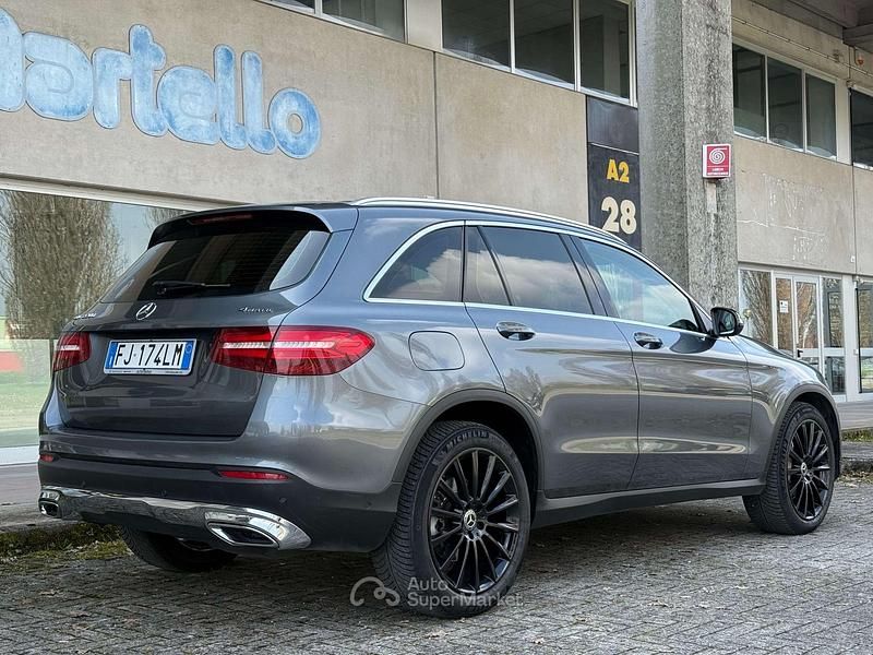 Usata Mercedes GLC250 Business 170 CV (125 kW) 2017 Gray SUV