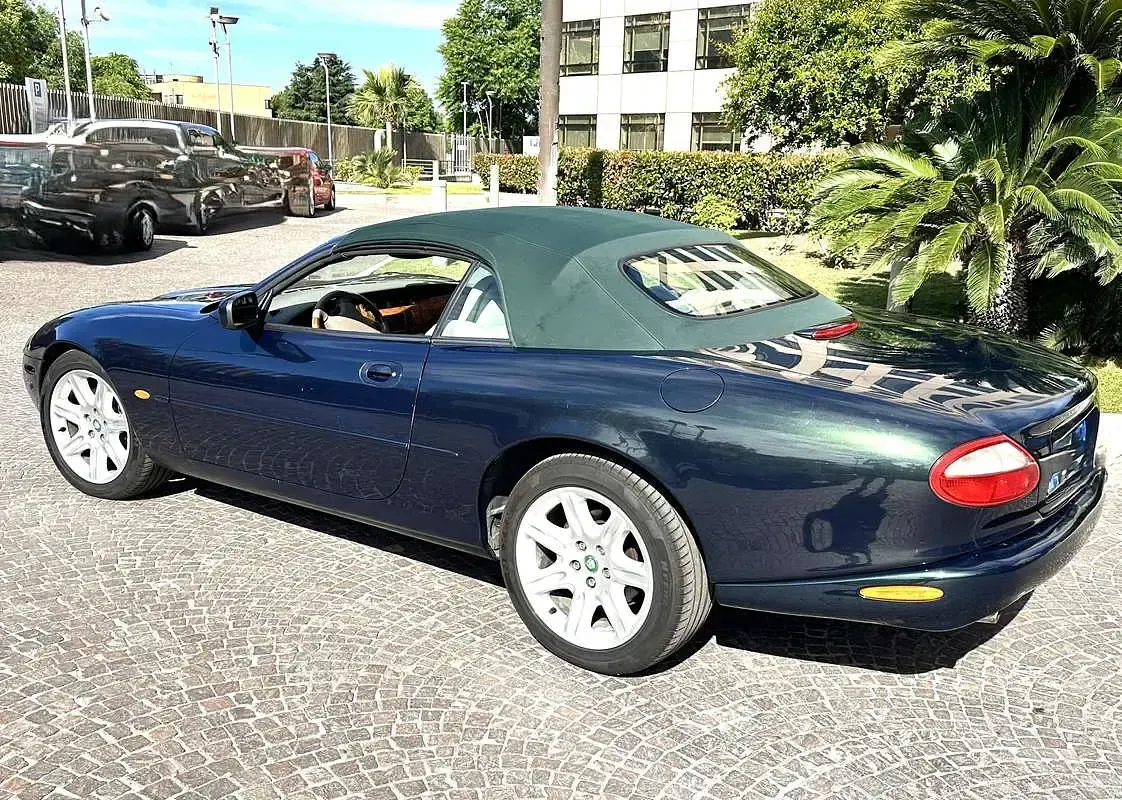 Usata Jaguar XK8 284 CV (208 kW) 2000 Verde Cabrio