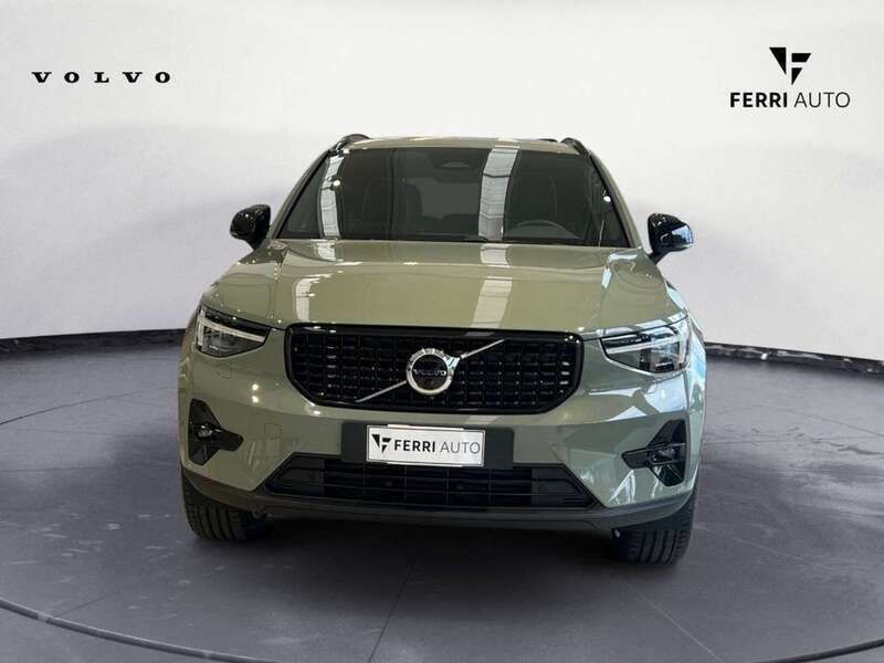 Usata Volvo XC40 Ultra 163 CV (119 kW) 2025 Verde SUV