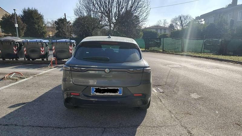 Usata Alfa Romeo Tonale Edizione Speciale 160 CV (117 kW) 2023 Grigio SUV