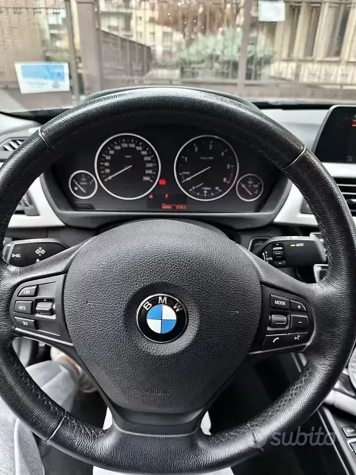 Usata BMW 318 150 CV (110 kW) 2017 Nero Berlina