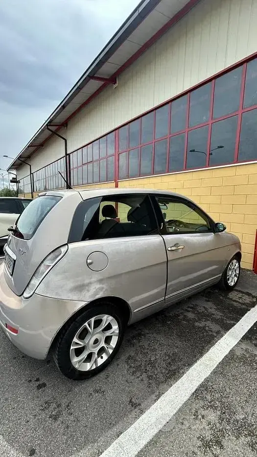 Usata Lancia Ypsilon 90 CV (66 kW) 2008 Utilitaria