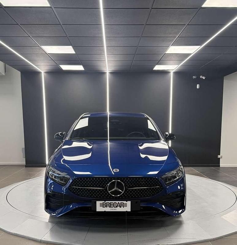 Usata Mercedes A200 AMG line 163 CV (119 kW) 2024 Blu/azzurro Berlina