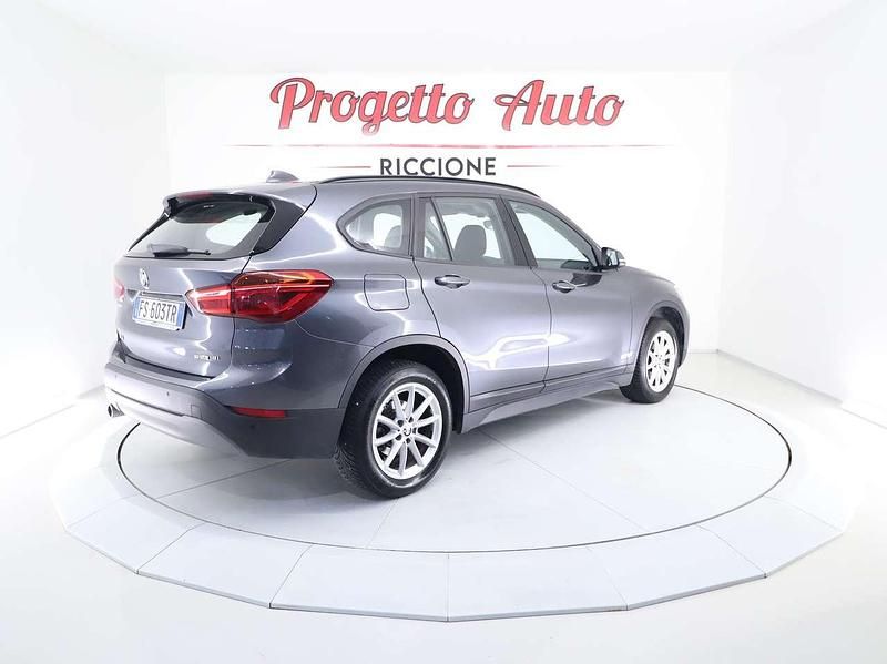 Usata BMW X1 Advantage 140 CV (102 kW) 2018 Black sapphire metallizzato SUV