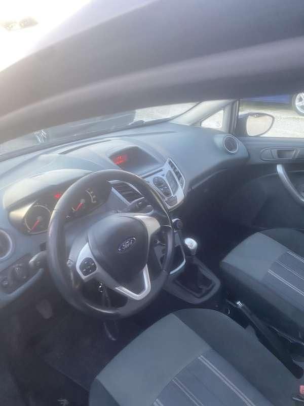 Usata Ford Fiesta 95 CV (69 kW) 2010 Berlina