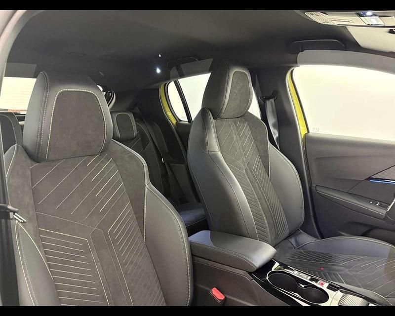 Usata Peugeot 208 GT 136 CV (100 kW) 2024 Giallo agueda Utilitaria