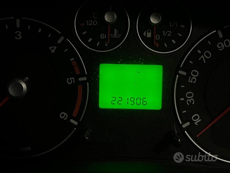 Usata Ford Fusion 68 CV (50 kW) 2007 Grigio Berlina