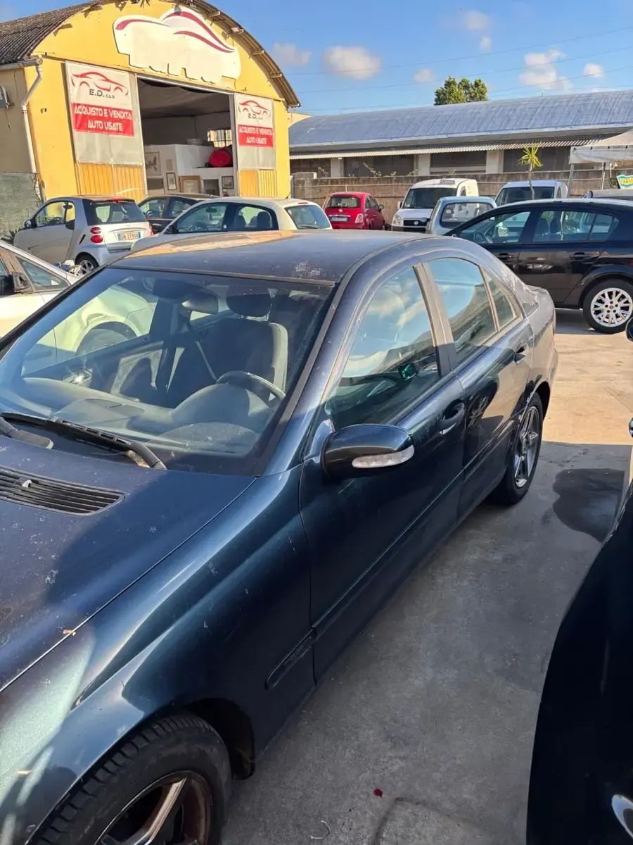 Usata Mercedes C220 Classic 115 CV (84 kW) 2002 Blu Berlina