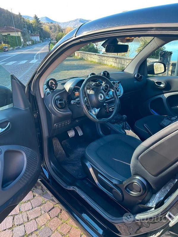 Usata Smart ForTwo Cabrio 90 CV (66 kW) 2019 Nero Cabrio