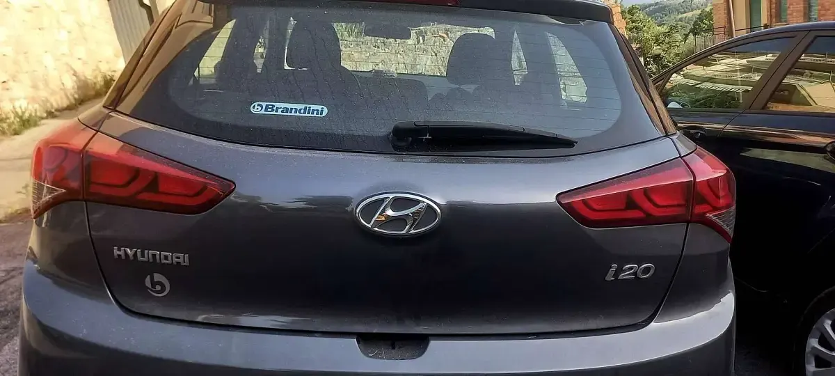Usata Hyundai i20 GO! 75 CV (55 kW) 2019 Grigio Utilitaria
