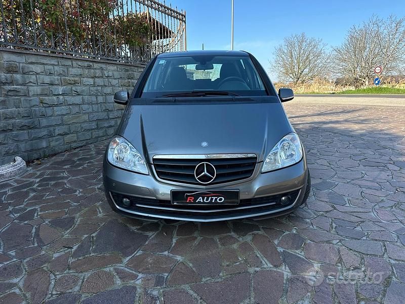 Usata Mercedes A160 Elegance 95 CV (69 kW) 2011 Marrone Coupé