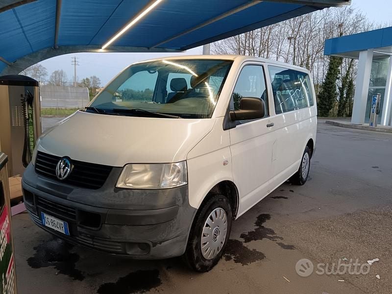 Usata VW Caravelle 2008 Bianco Monovolume