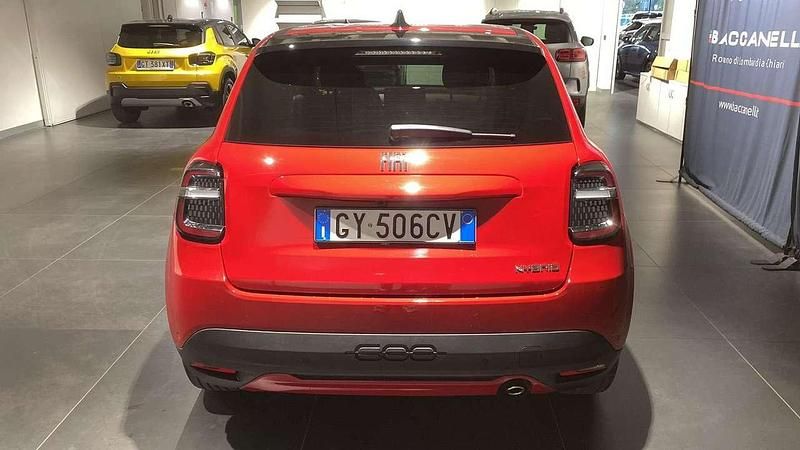 Usata Fiat 600 La Prima 110 CV (80 kW) 2025 Rosso SUV