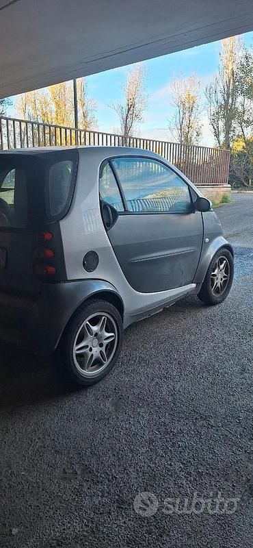 Usata Smart ForTwo Coupé 61 CV (44 kW) 2001 Grigio Coupé