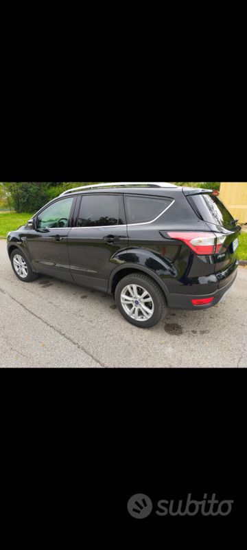 Usata Ford Kuga 120 CV (88 kW) 2018 Nero SUV