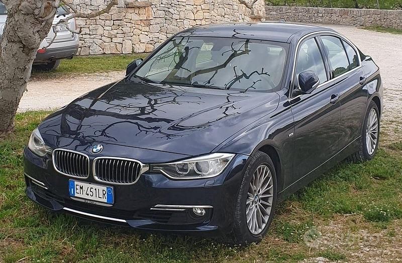 Usata BMW 328 Efficient Dynamics 245 CV (180 kW) 2012 Blu Berlina