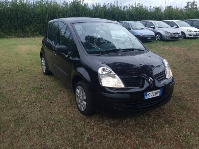 Usata Renault Modus 75 CV (55 kW) 2007 Nero Monovolume