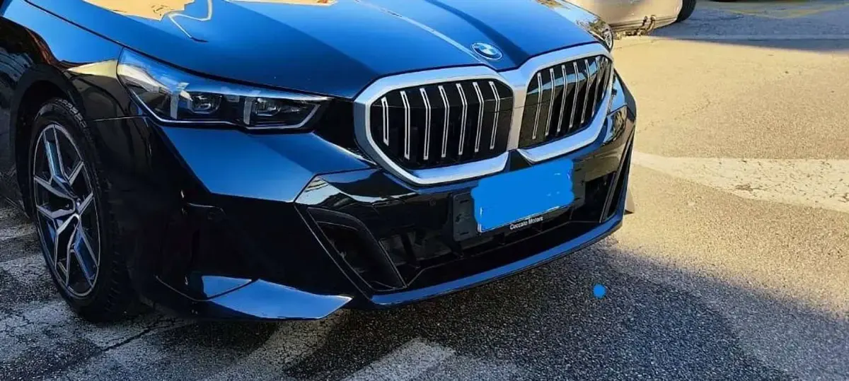 Usata BMW 520 M Sport 197 CV (144 kW) 2023 Blu/azzurro Berlina