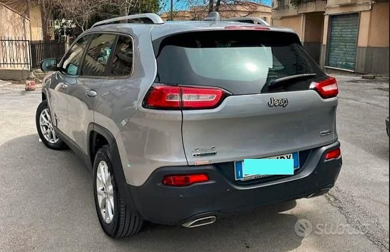 Usata Jeep Cherokee Limited 170 CV (125 kW) 2015 Grigio SUV
