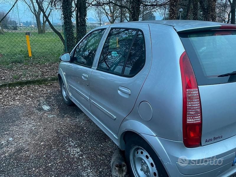 Usata Tata Indica 2007 Grigio Berlina