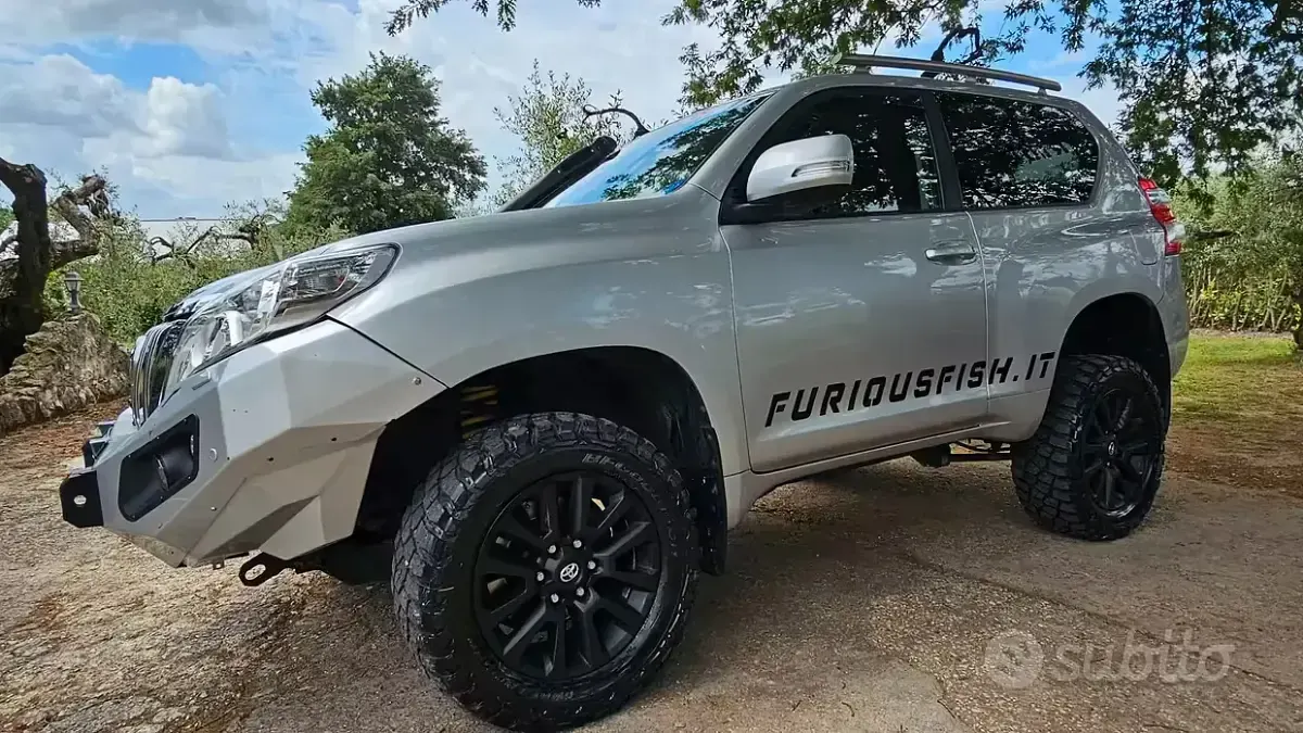 Usata Toyota Land Cruiser 190 CV (139 kW) 2014 Grigio Utilitaria