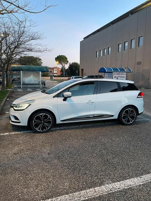 Usata Renault Clio GrandTour Intens 90 CV (66 kW) 2016 Bianco Station wagon
