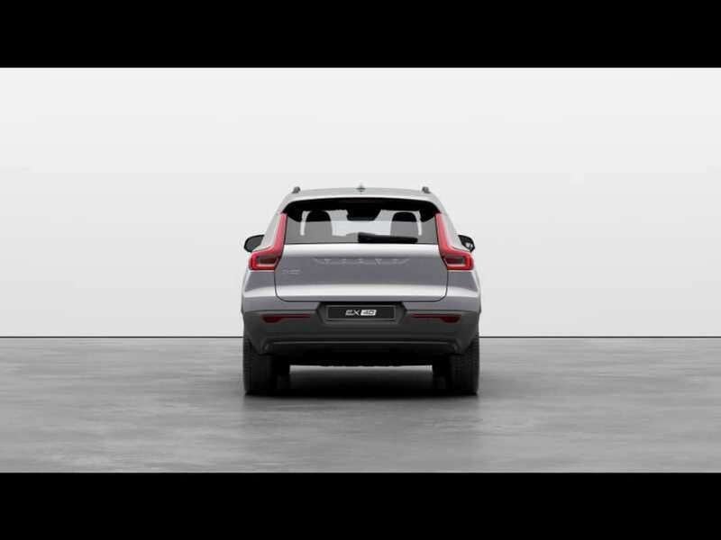 Ny Volvo XC40 Core 127 kW (174 HK) 2025 Silver SUV