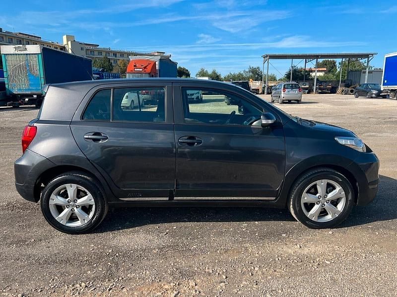 Usata Toyota Urban Cruiser Sol 90 CV (66 kW) 2009 Grigio SUV