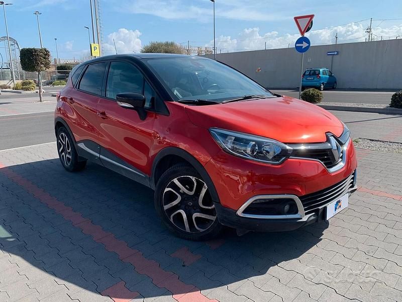 Usata Renault Captur Iconic 110 CV (80 kW) 2015 Rosso SUV
