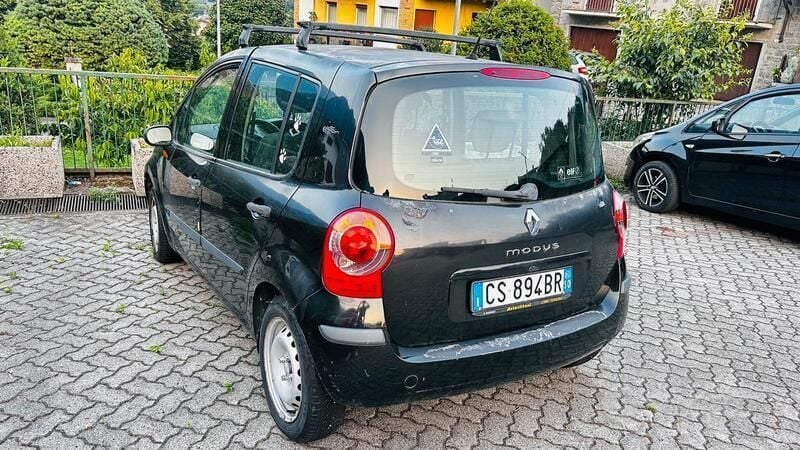 Usata Renault Modus 75 CV (55 kW) 2005 Nero Monovolume