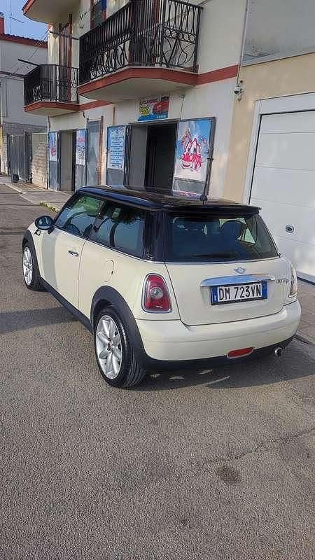 Usata Mini Cooper D 109 CV (80 kW) 2009 Utilitaria