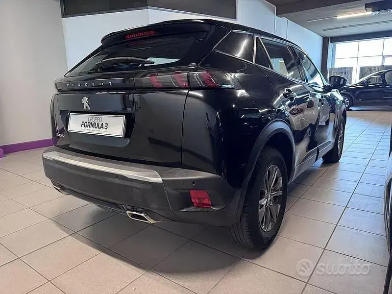 Usata Peugeot 2008 Active 131 CV (96 kW) 2020 Nero SUV