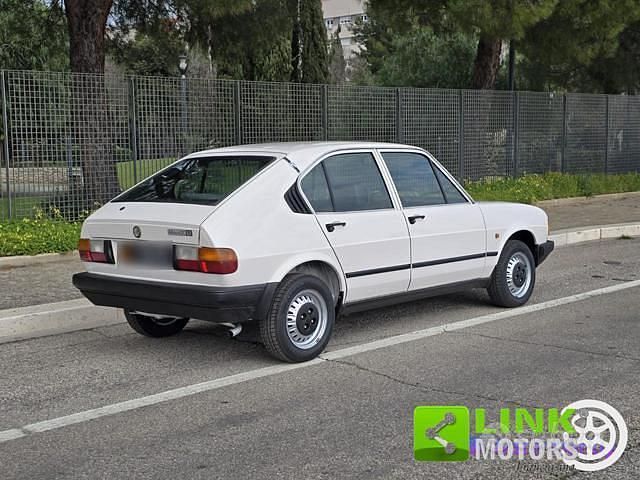 Usata Alfa Romeo Alfasud 68 CV (50 kW) 1983 Bianco Berlina