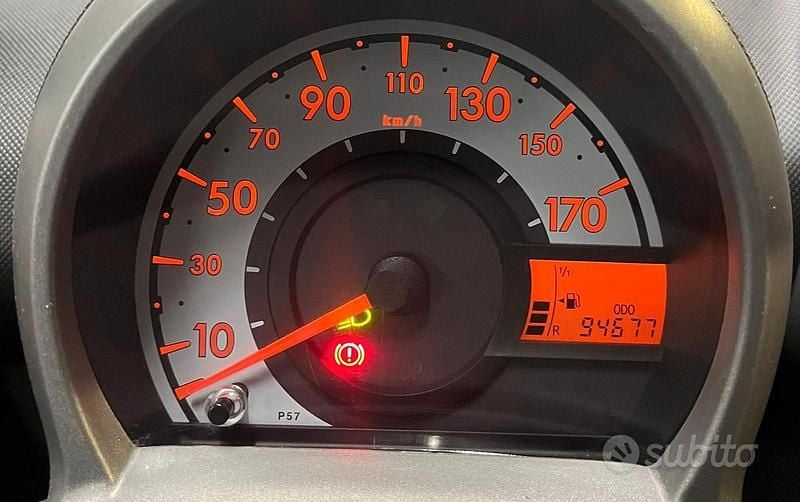 Usata Citroën C1 Attraction 68 CV (50 kW) 2012 Rosso Utilitaria