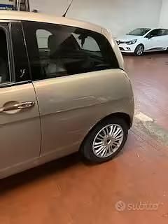 Usata Lancia Ypsilon 60 CV (44 kW) 2008 Beige Utilitaria