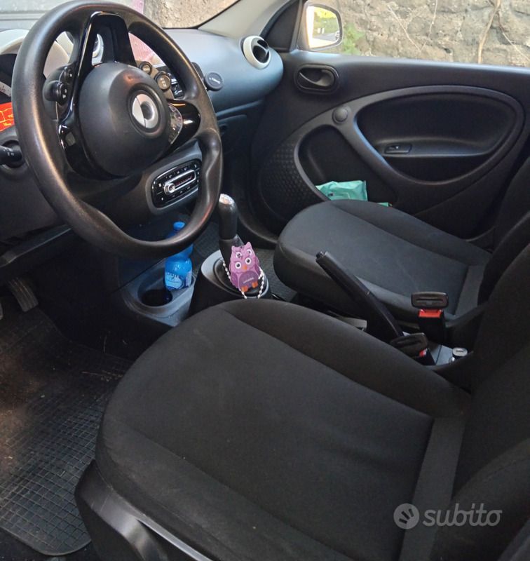 Usata Smart ForFour 61 CV (44 kW) 2018 Nero Utilitaria