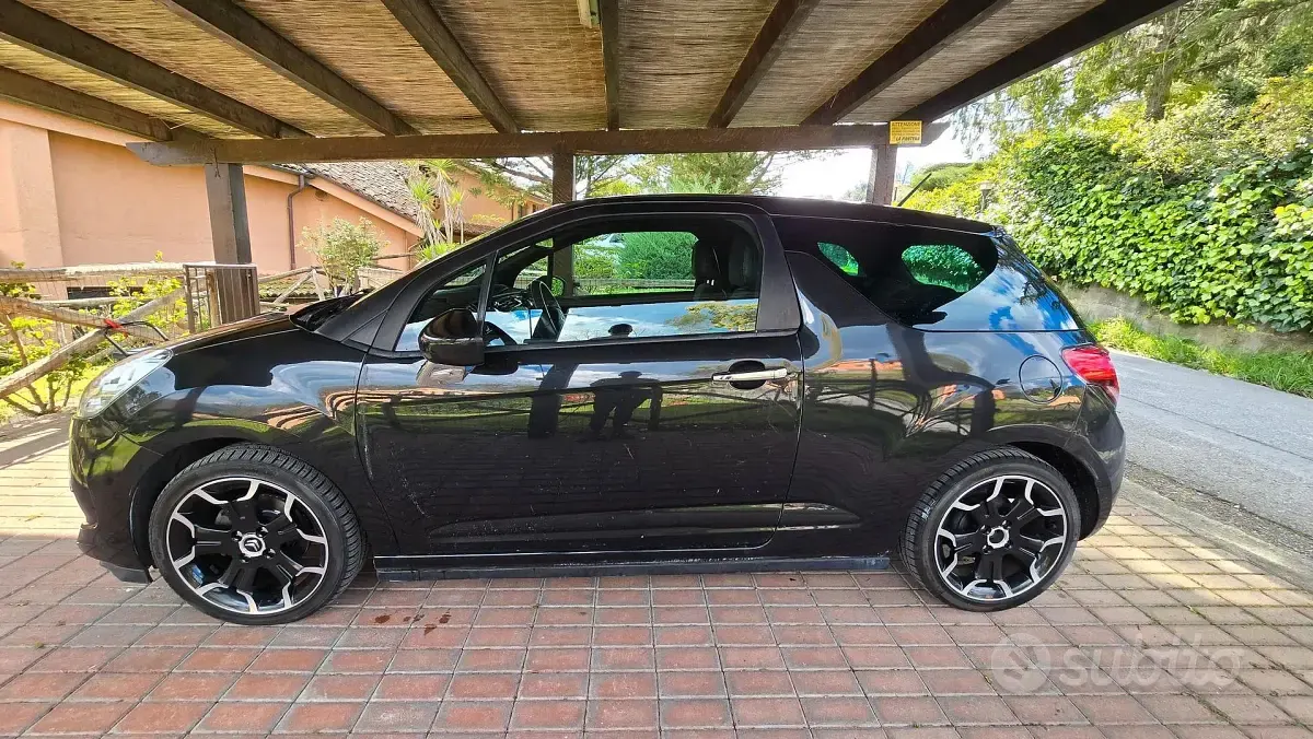 Usata Citroën DS3 Chic 95 CV (69 kW) 2011 Nero Utilitaria