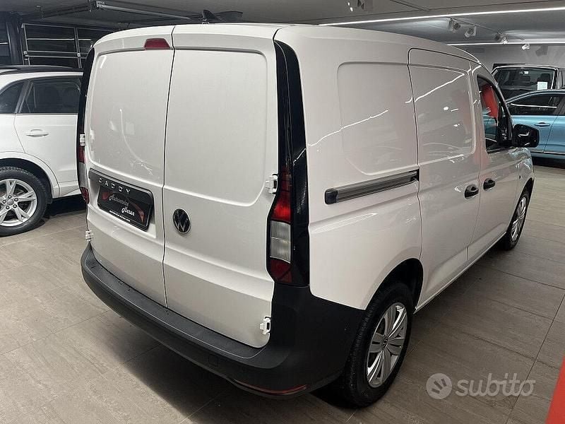 Usata VW Caddy 102 CV (75 kW) 2021 Bianco Monovolume
