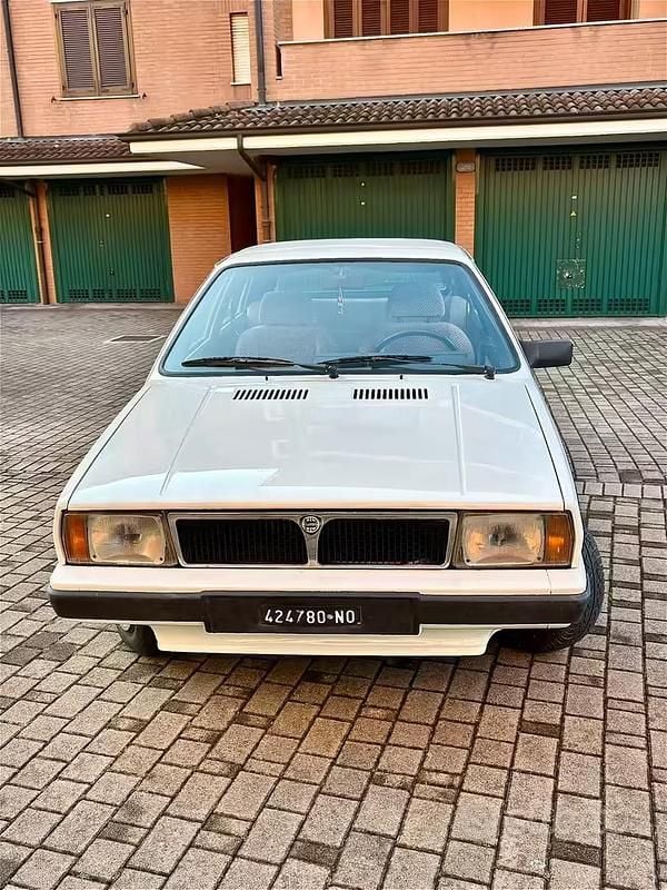 Usata Lancia Delta 75 CV (55 kW) 1980 Bianco Utilitaria