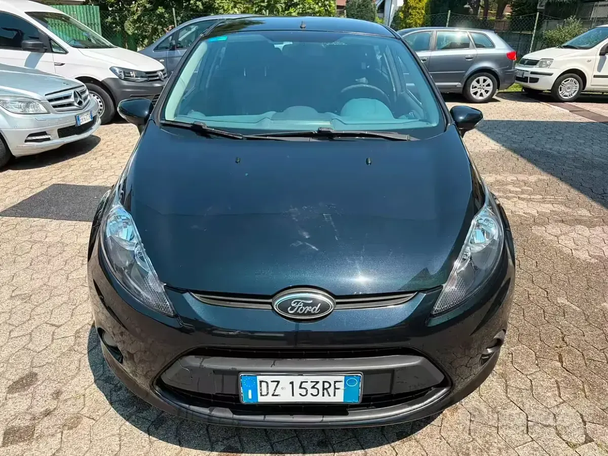 Usata Ford Fiesta Titanium 82 CV (60 kW) 2010 Nero Berlina