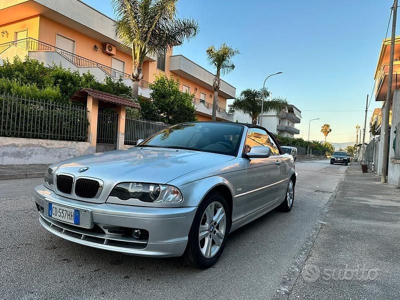 Grigio Usata 2002 BMW 318 Cabriolet Cabrio | 7500 € (Buon prezzo) - Immagine 1/4