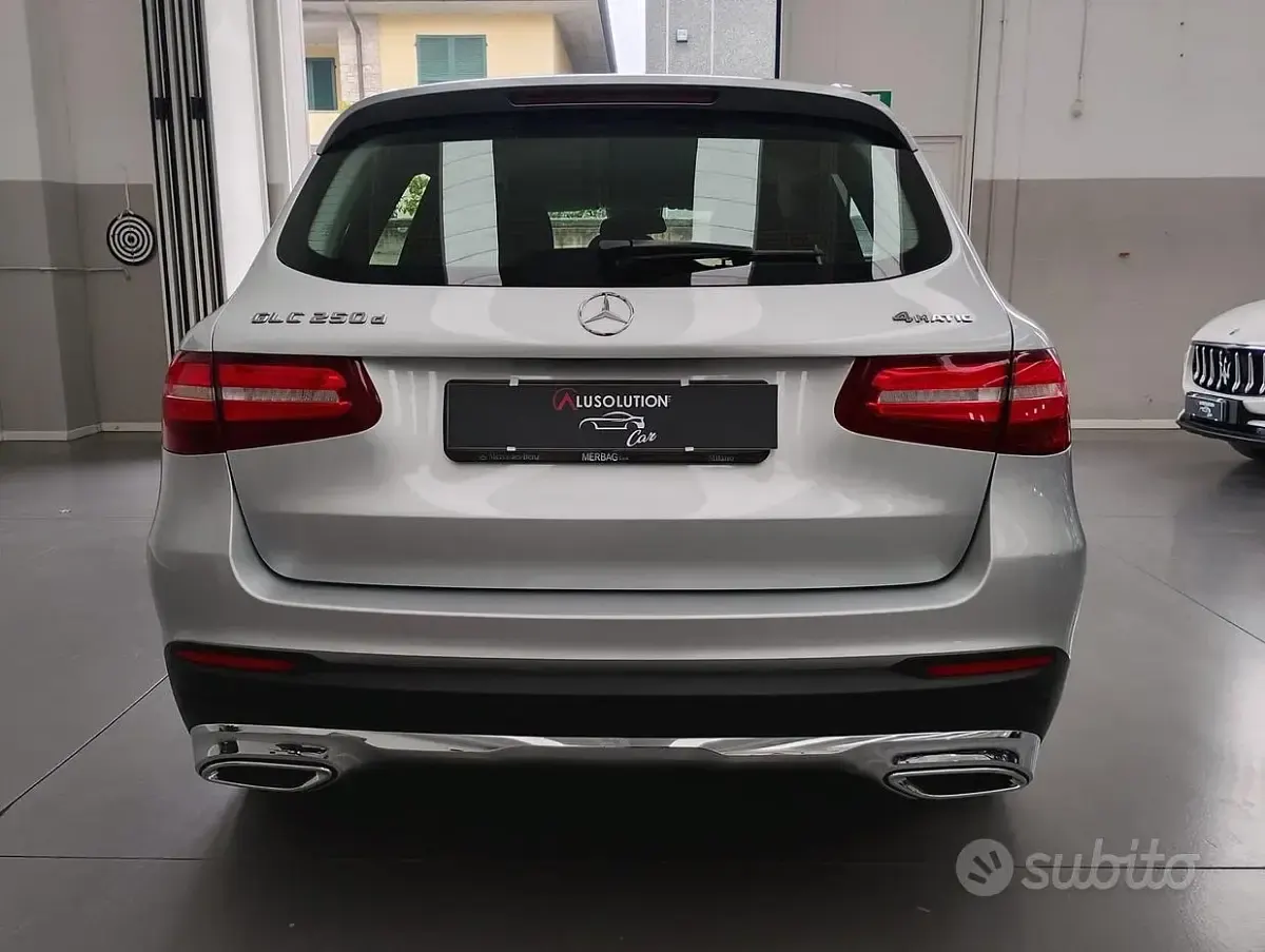 Usata Mercedes GLC250 204 CV (150 kW) 2018 Argento SUV