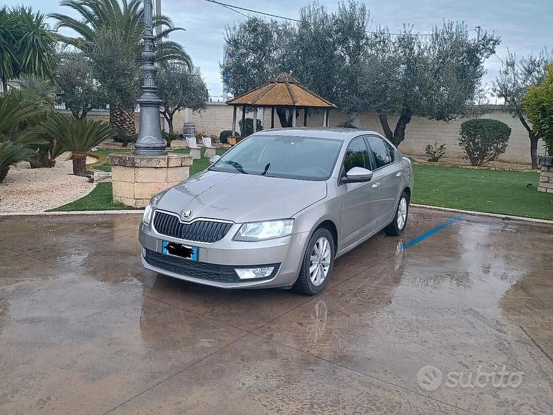 Usata Skoda Octavia Executive 105 CV (77 kW) 2014 Berlina