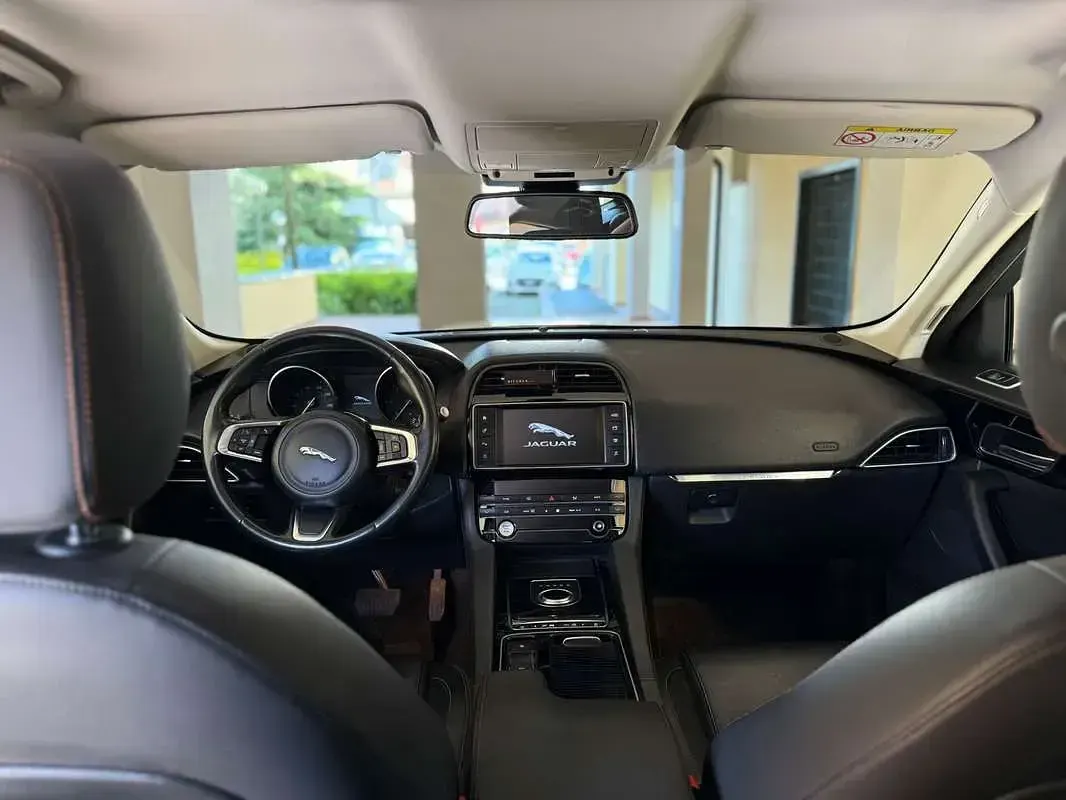 Usata Jaguar F-Pace Prestige 180 CV (132 kW) 2017 Bianco SUV