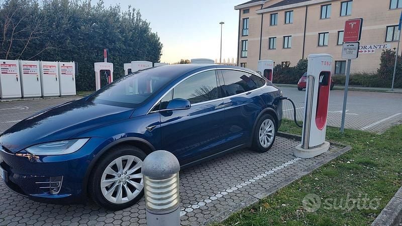 Blu Usata 2020 Tesla Model X SUV | 54.000 € - Immagine 1/4