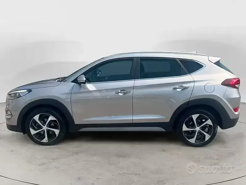 Usata Hyundai Tucson Xpossible 115 CV (84 kW) 2017 Grigio SUV